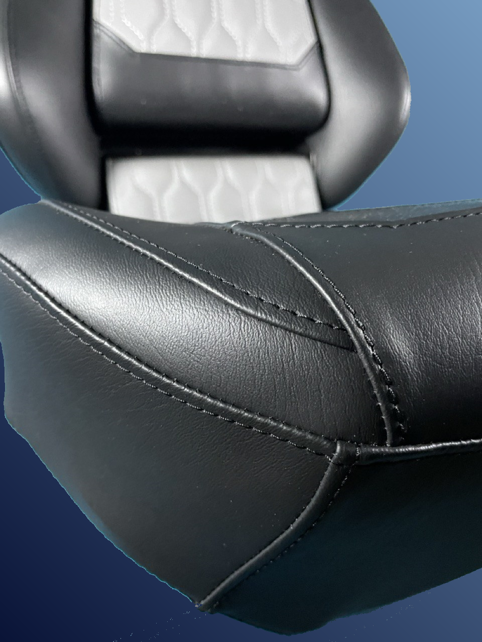 Ergonómikus, összecsukható ülés, fekete-szürke