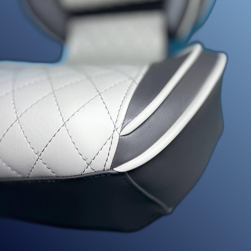 Ergonómikus, összecsukható ülés, sötét és világosszürke