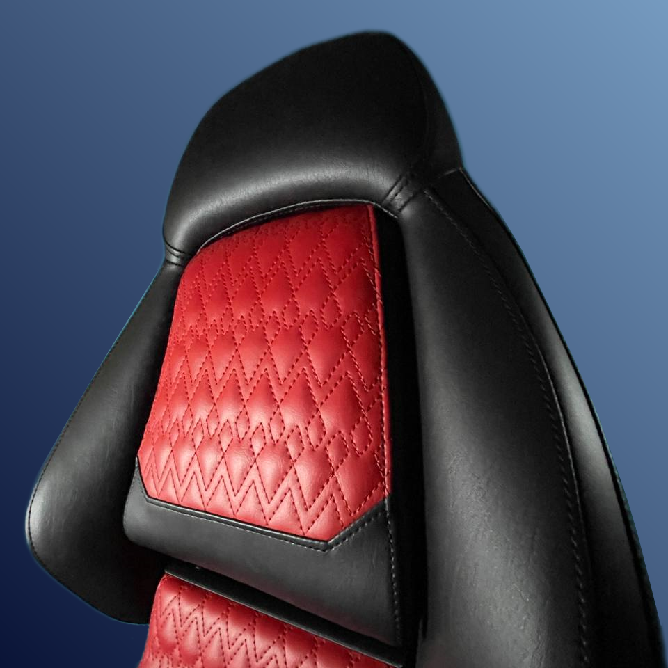 Ergonómikus, összecsukható ülés, piros-fekete