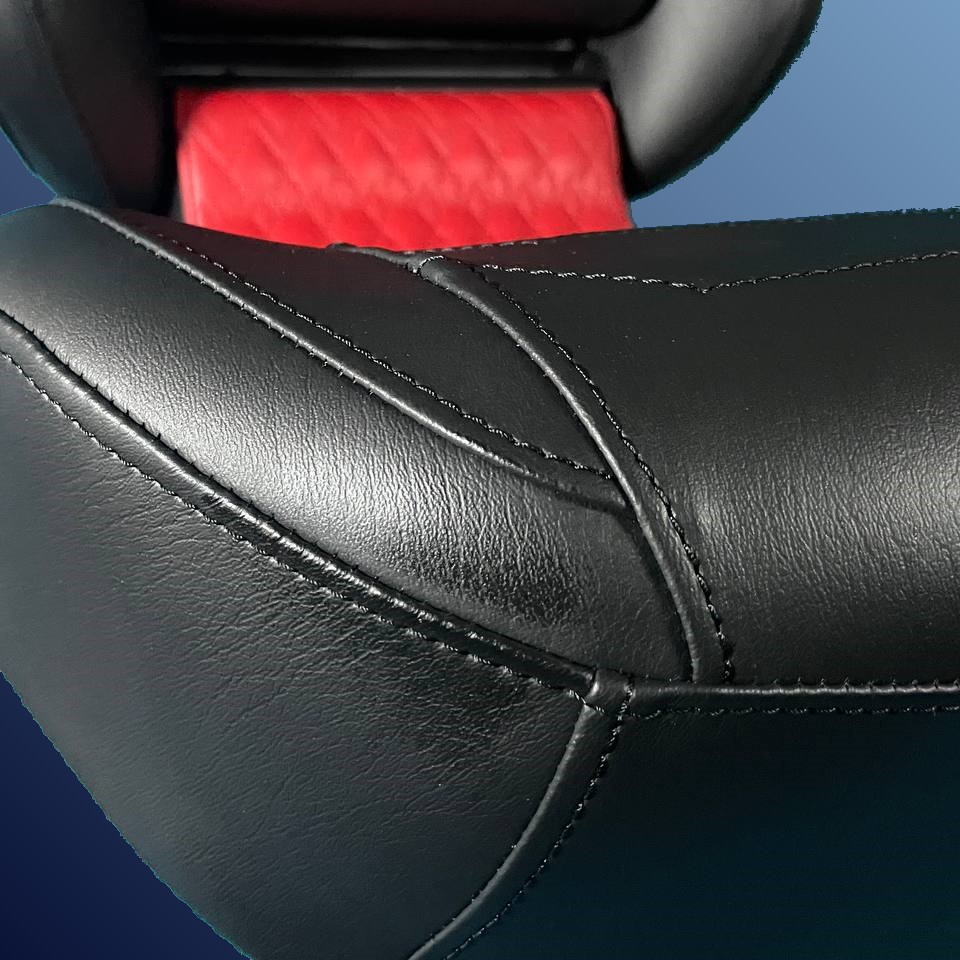 Ergonómikus, összecsukható ülés, piros-fekete