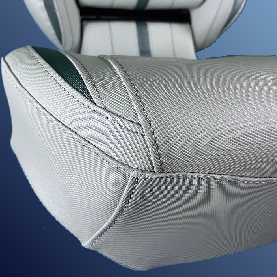 Ergonómikus, összecsukható ülés, ezüst színű