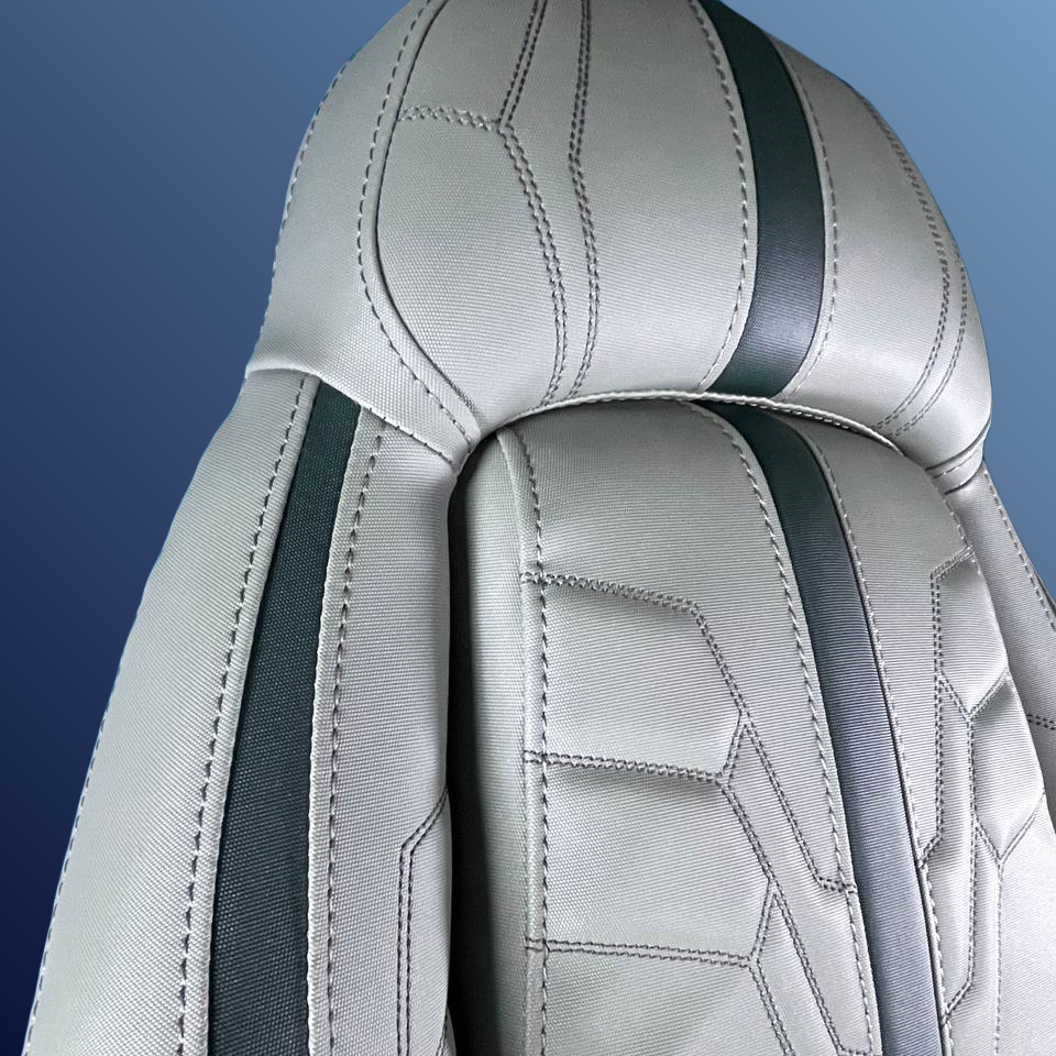 Ergonómikus, összecsukható ülés, ezüst színű